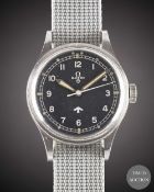 A GENTLEMAN'S STAINLESS STEEL BRITISH MILITARY OMEGA RAF PILOTS WRIST WATCH DATED 1953, REF. 2777-