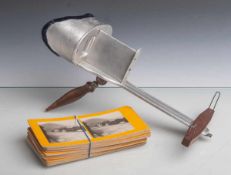 Stereo Bildbetrachter (um 1900), Dreidimensionaler Papierbildbetrachter aus Aluminium, mitdiversen