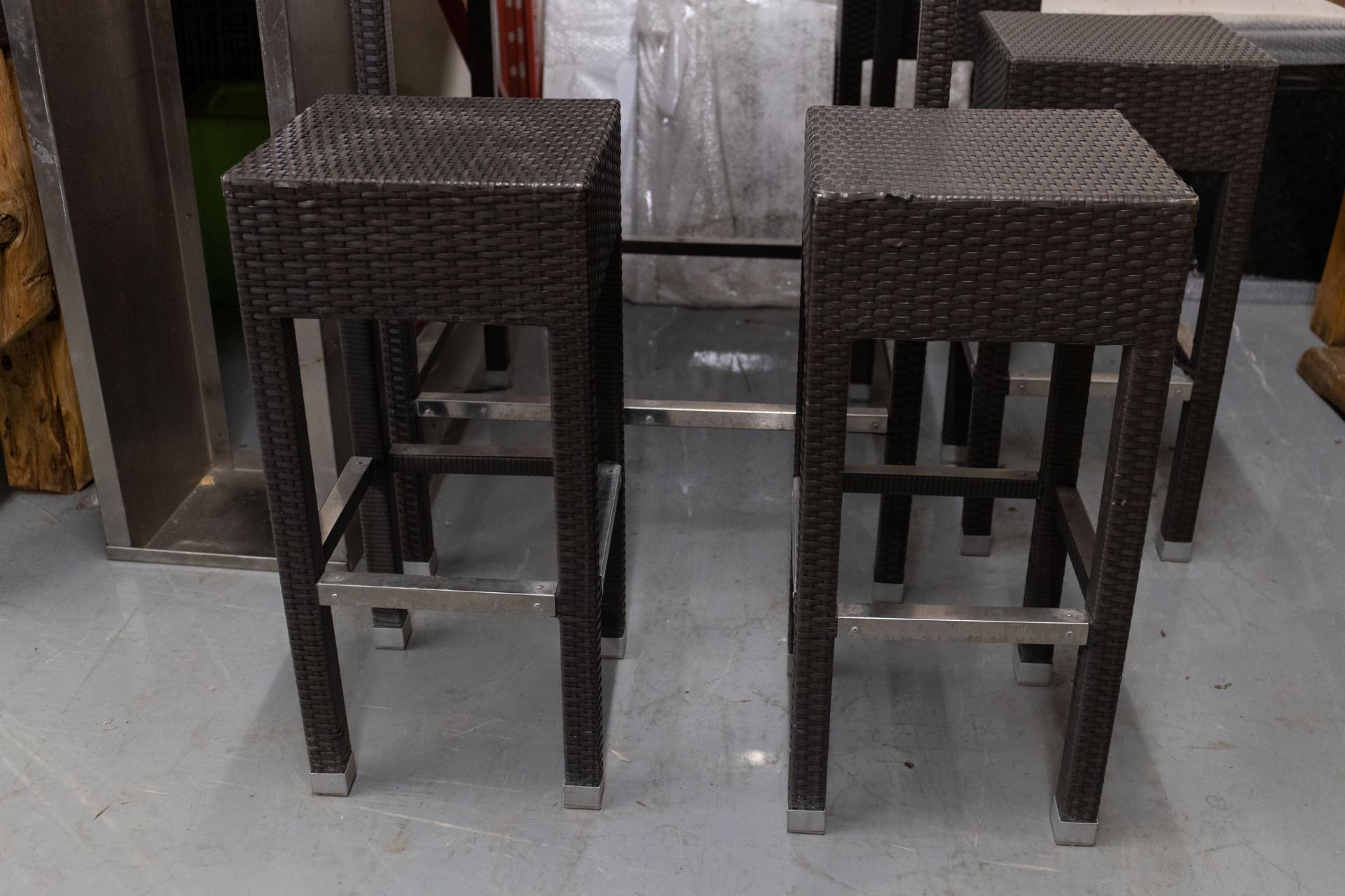 OUTDOOR FAUX WICKER HIGHTOP TABLE WITH 4 STOOLS H- 43" W- 29" BY 29" - Image 4 of 4