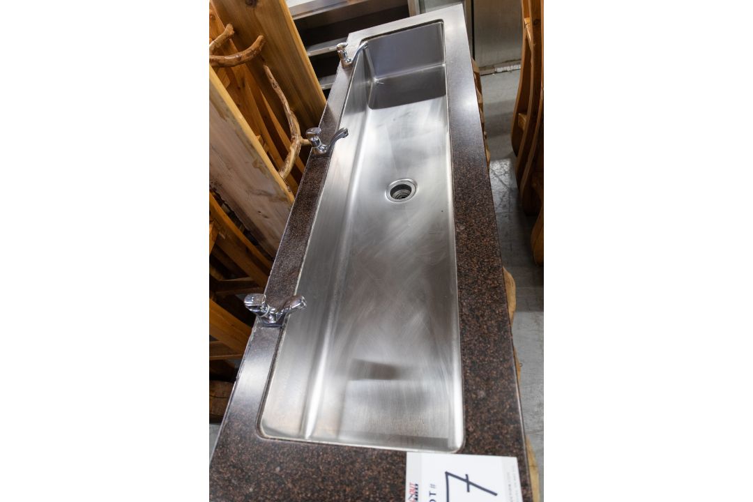3 FAUCET SINK UNIT WITH STEEL FRAME, CORIAN TOP AND WHITE PINE CLADDING H-32.5'' W-231/4" L- 80" - Image 5 of 5