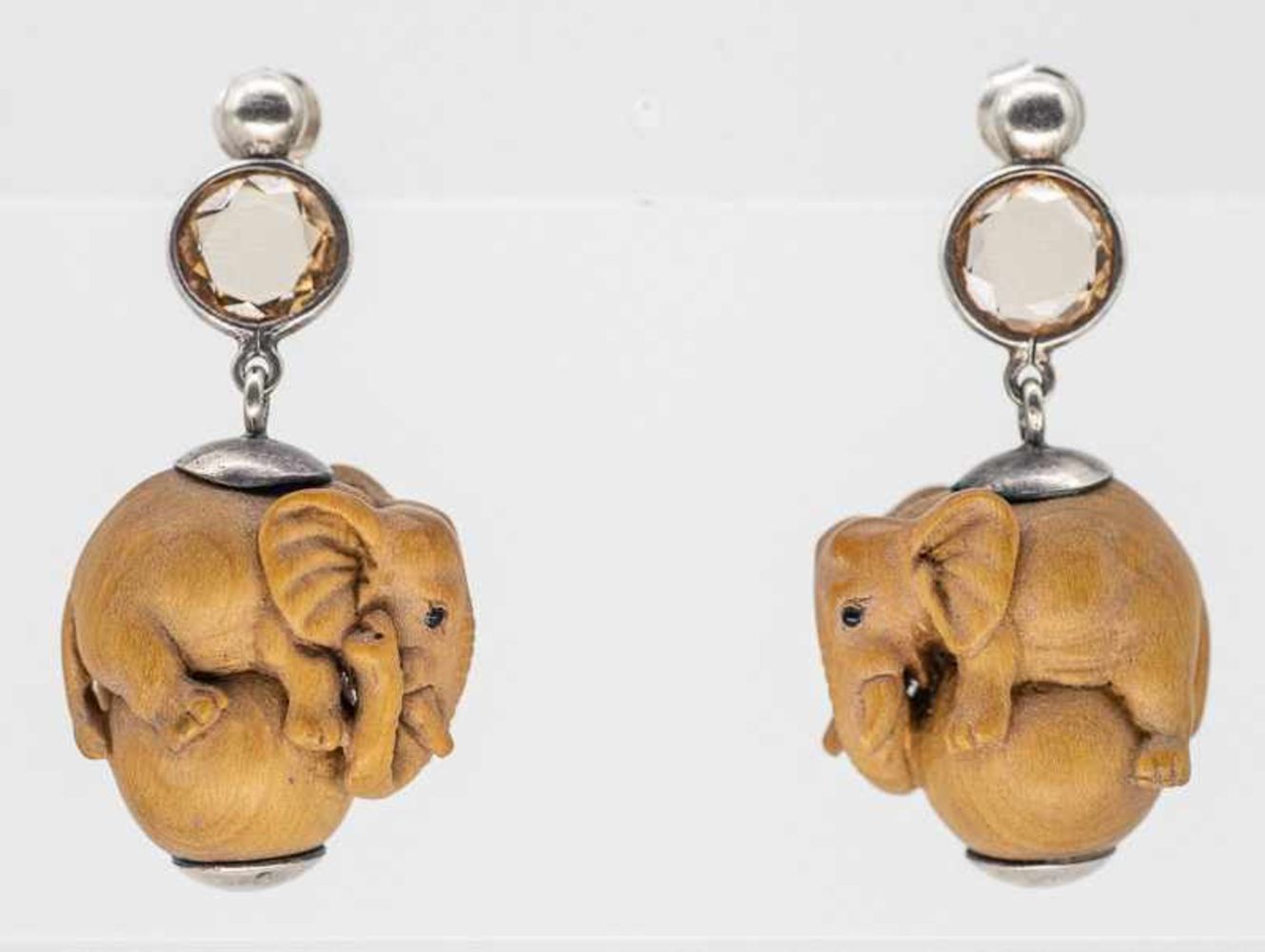 Schmuck und Antiquitäten