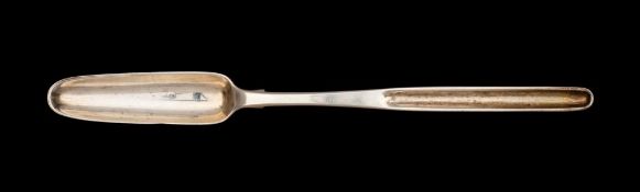 A George III silver marrow scoop, maker Solomon Rogers & John East Dix, London, 1818: 22cm.