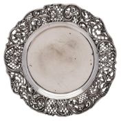 A Victorian silver dish, maker William Comyns & Sons, London,