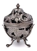 A Victorian silver and tortoiseshell thread or string holder, maker William Comyns & Sons Ltd,