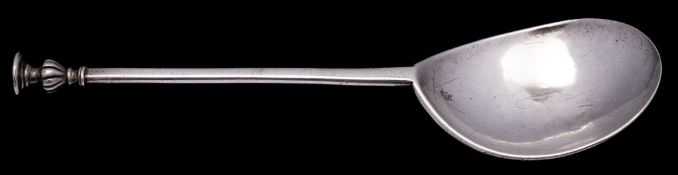 An Elizabethan provincial silver seal top spoon, maker Richard Osborne, Exeter c.