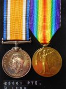 A Great War pair to 25661. Pte. W. Lush. G.Gds: includes War and Victory medals.