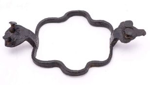 A 17th/18th Century wrought iron shoe patten: 20 x 13cm. * Notes .