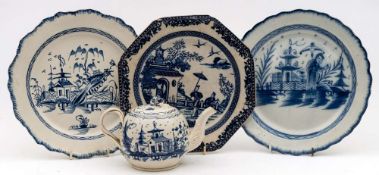 A late 18th century blue and white pearlware teapot,