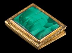 A 19th Century gold and malachite vinaigrette: approximately 26mm long x 20mm wide,
