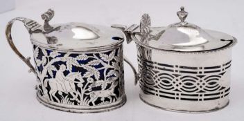 An Edward VII silver mustard pot and lid, maker Ducrow & Atkins, Birmingham,