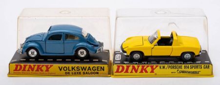 Dinky 129 Volkswagen Beetle De Luxe Saloon: blue with white interior spun hubs and treaded black