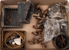 A collection of various gauge 1 axles and connectors etc: (a lot)