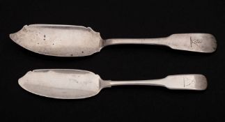 A George III Irish silver fiddle pattern butter knife, maker Arthur Murphy, Dublin, 1807: crested,