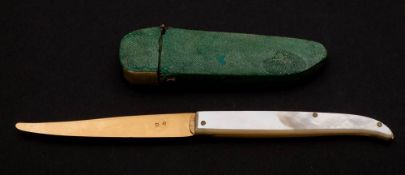 An 18th century French Gold bladed folding fruit knife: with mother-of-pearl hafted handle,