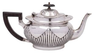 A George V silver teapot, maker Mappin and Webb, Sheffield,