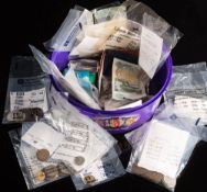 A collection of World coins including a 1906 half sovereign and 1915A Tunisia 50 cents etc.