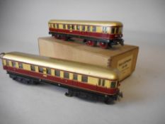 Trix Twin Railway, 3-rail 20/58 2-Car maroon and cream diesel flier: includes motor and dummy car,