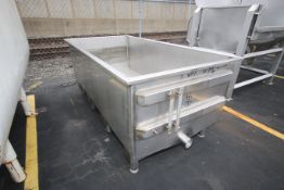 Aprox. 8 ft L x 4 ft W x 30