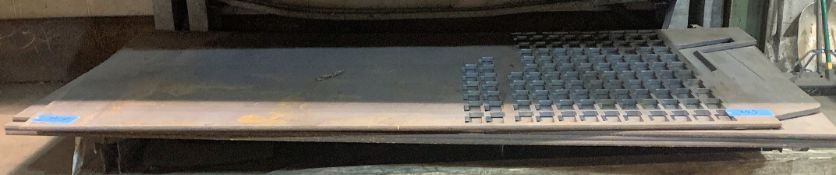 Lot-(4) 3/4