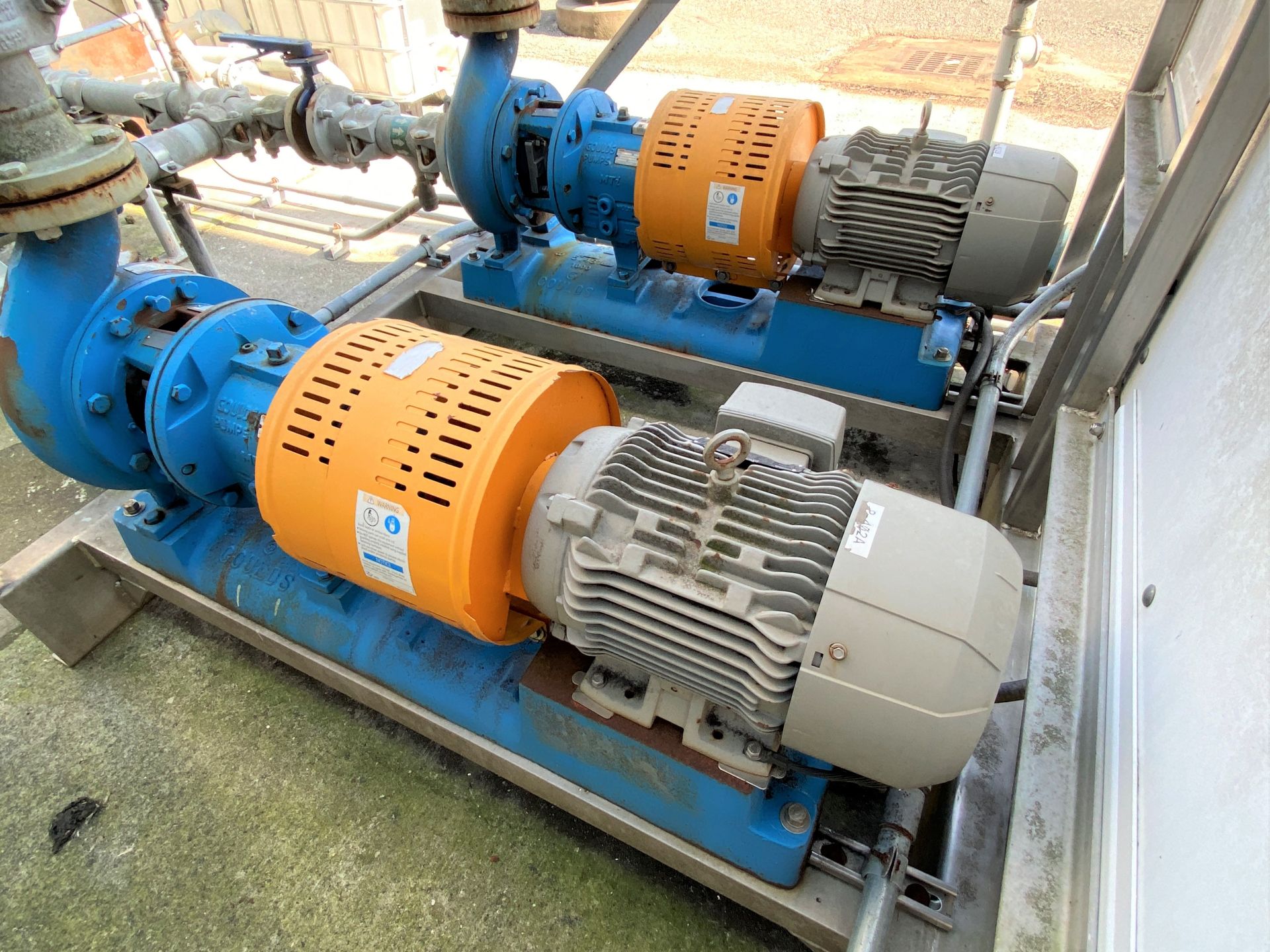 (Lot of 2) Mn 3196 3 X 4 Goulds centrifugal pumps with Siemens 10 HP drives