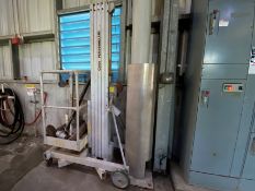 Genie 18' X 650# aluminum hand crank personnel lift