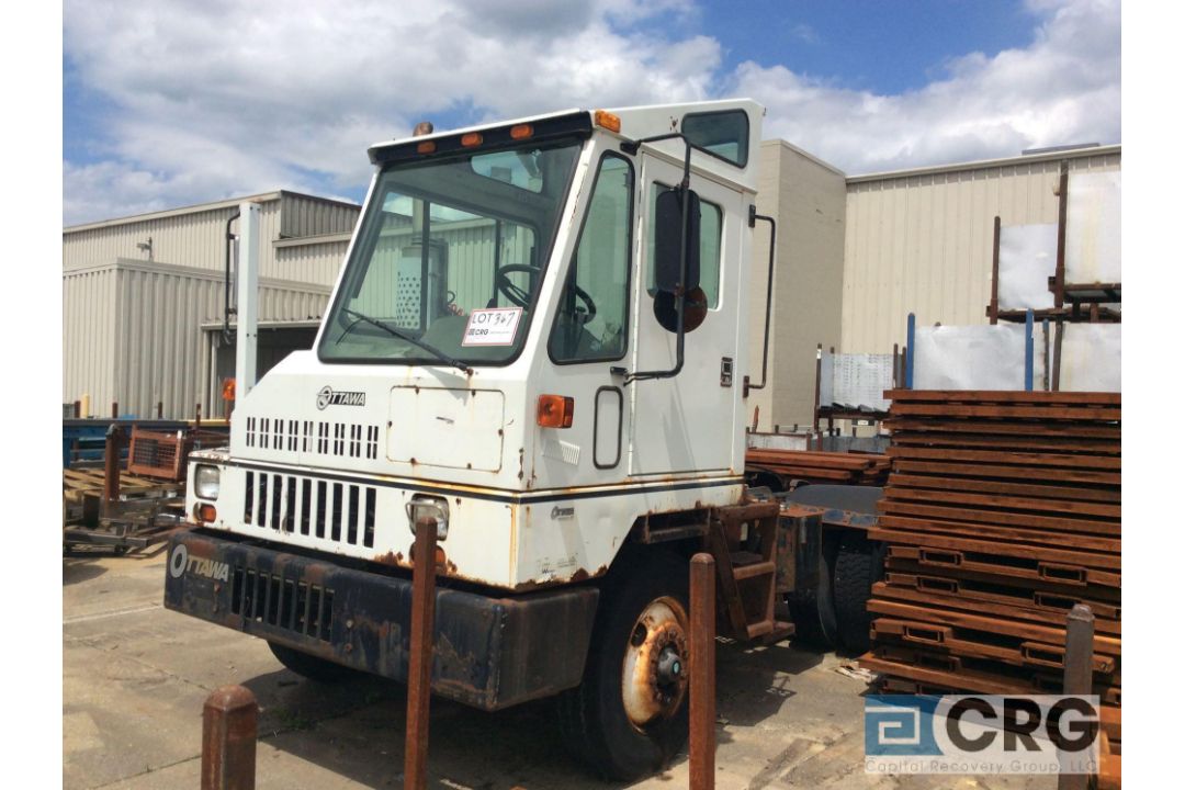 Ottawa Commando 30 single axle yard jockey truck NO TITLE (NEEDS BRAKES, DOESNT RUN) - Image 2 of 2