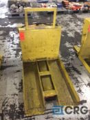 Presto CR7+20 electric/ hydraulic tipping table lift, 2000 lb capacity