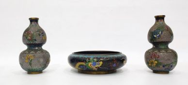 Pair of 19th century closoinne ware double-gourd vases and a closoinne bowl decorated with