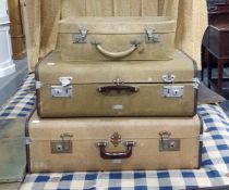 3 Vintage suitcase in cream , 2 by Overpond (3)