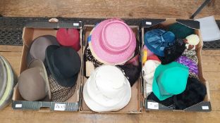 Quantity of vintage hats including gentleman's bowlers, etc (3 boxes)