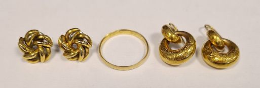 9ct gold wedding ring, approx 2g (worn) and two pairs of gold-coloured earrings