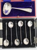 Small quantity of assorted silver items to include napkin rings, salts, peppers, plus cased coffee