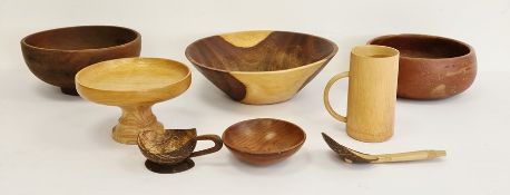 Box of assorted treen items to include bowls, tazzas, etc