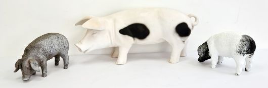 Three resin figures of pigs (3)