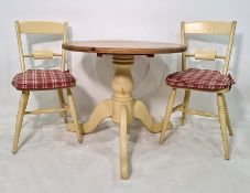 Pine-topped breakfast table and four painted chairs in the Oxford bar-back style (5)