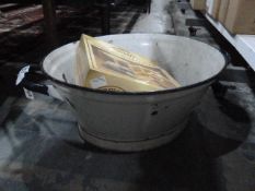 Large white enamel two-handled bath, boxed mugs, Heath McCube 'The Titmouse Collection', a