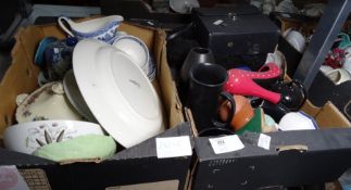 Quantity of assorted ceramics to include Royal Doulton 'Almond Willow' meat plate, Carltonware dish,
