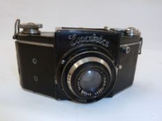 A 1930s Jhagee Exakta A SLR camera, no. 468892, in leather fitted case