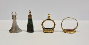 Georgian gold gentleman's seal ring inset oval cornelian intaglio carved with portrait bust of a