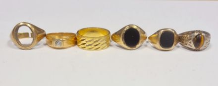 18ct gold gent's ring (missing stone), 5g total, a 9ct gold gent's ring (missing stone), 5g total,