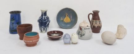 Chinese porcelain miniature vase, blue and white decoration and sundry small ceramics (1 box)