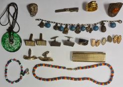 Quantity of costume jewellery including a white metal filigree ring set with agate cabochon, a tie