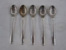 Cased set of six mid 20th century silver-handled tea knives, Sheffield 1954, maker Viners Ltd, 4.