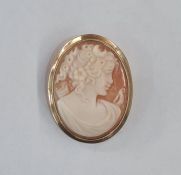 9K gold-mounted cameo brooch pendant