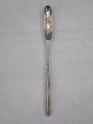 Mid 18th century silver marrow scoop, London 1750, maker Thomas Wallace II, 23.4cm long, 1.1ozt