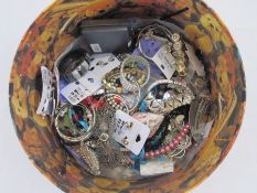 Quanity modern costume jewellery and four Gemporia and other wooden multiple ring boxes