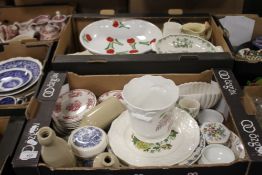 TWO TRAYS OF CERAMICS TO INCLUDE MASONS, CROWN DEVON, COALPORT AND THREE CERAMIC BOTTLES