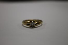 A VICTORIAN 18 CT GOLD AND DIAMOND GYPSY RING