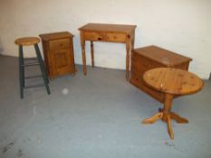 FOUR PINE ITEMS TO INCLUDE A BLANKET CHEST, A BEDSIDE AND A TABLE ETC.