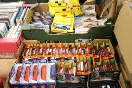 TWO BOXES OF MODEL CARS TO INCLUDE CORGI ETC.